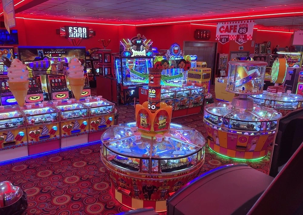 lucky strike arcade gaming floor