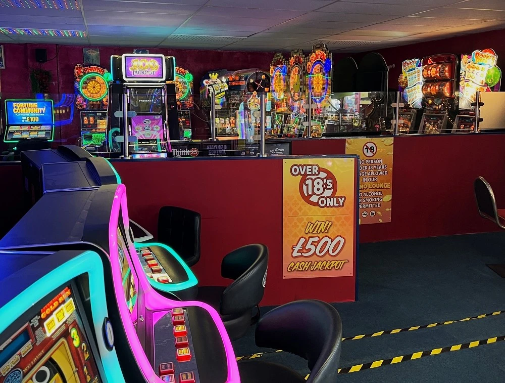 adult gaming slots lounge