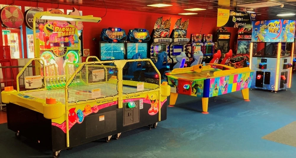 pac man smash air hockey table