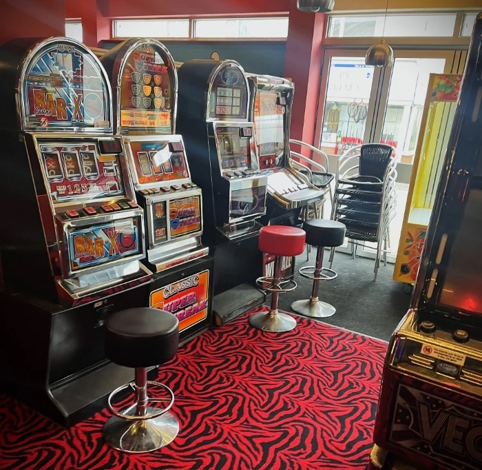 arch top fruit machines