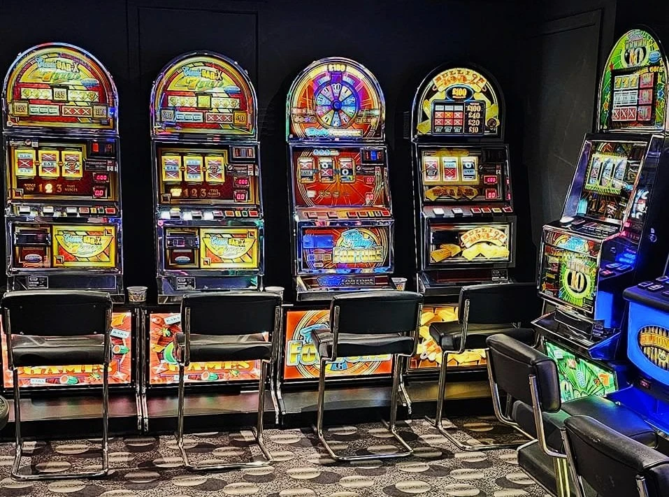 casino cabinet fruit machines