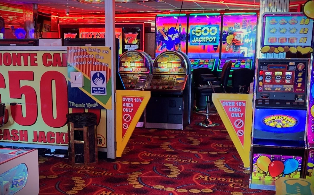 cops and robbers slot game