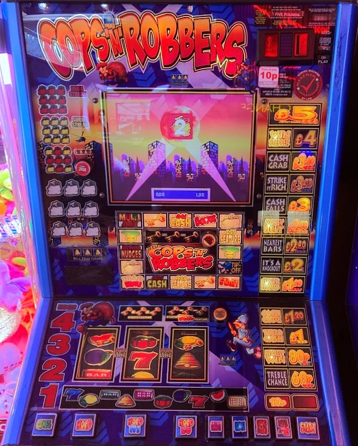 cops and robbers slot machine game