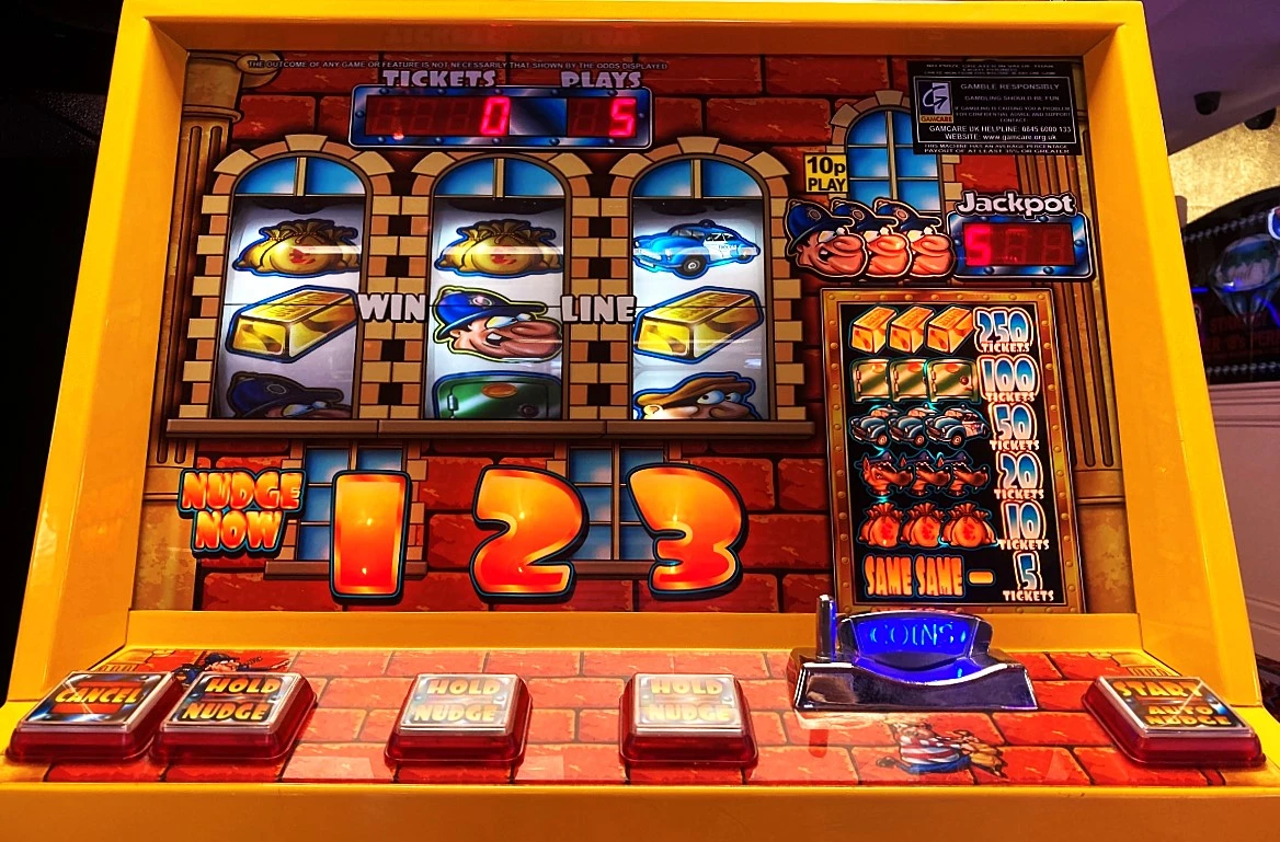 cops and robbers slot game