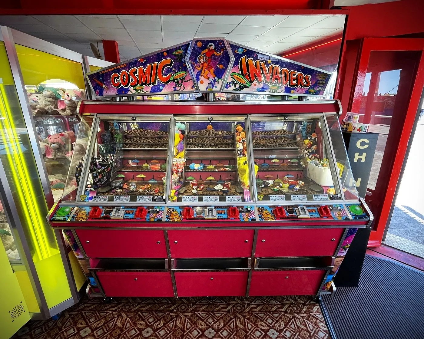 cromptons cosmic invaders coin pusher