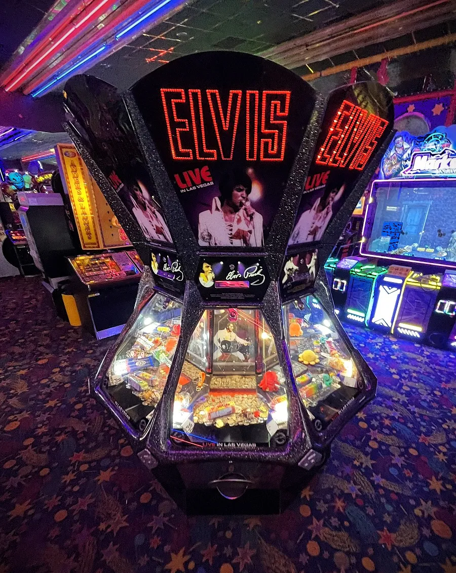 elvis live coin pusher