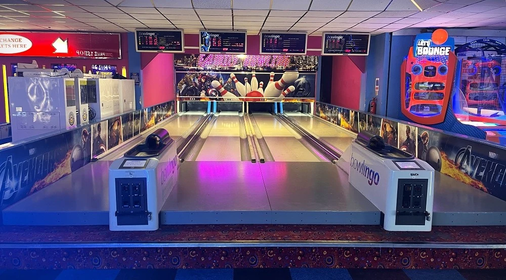 family bowlingo lanes