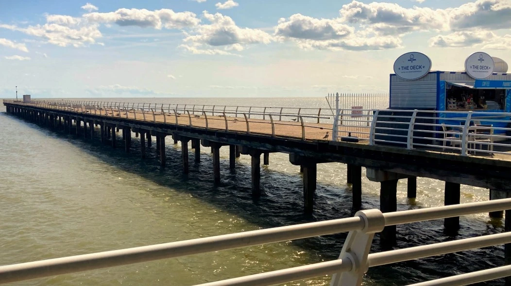 felixstowe pier boardwalk
