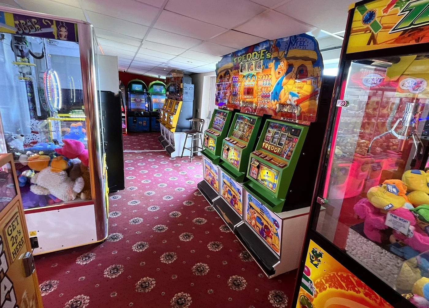 freddis vacation ticket slot game