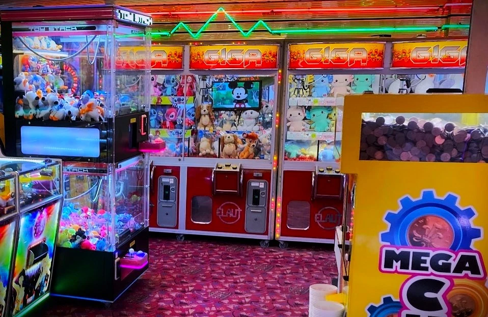 giga crane arcade claw machines