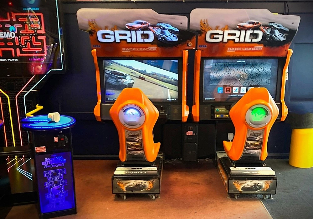 grid arcade racing game