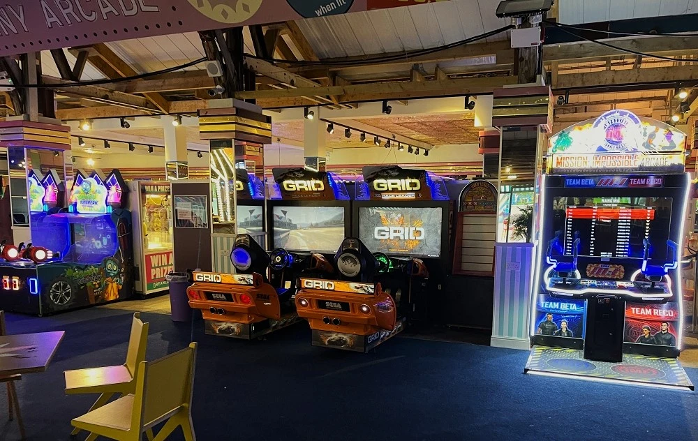grid race leader sega arcade game
