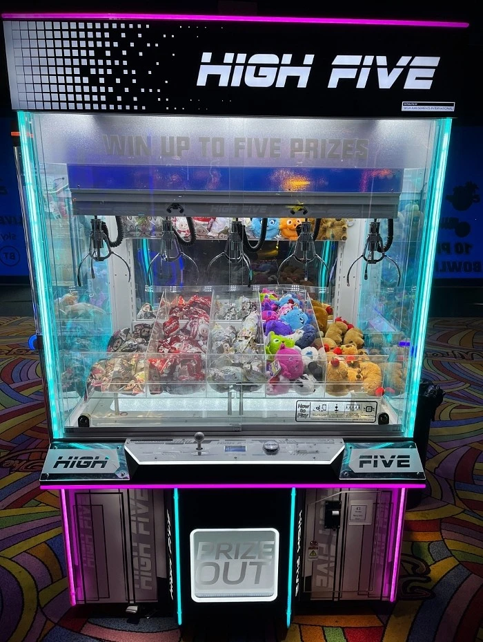 high five claw machine