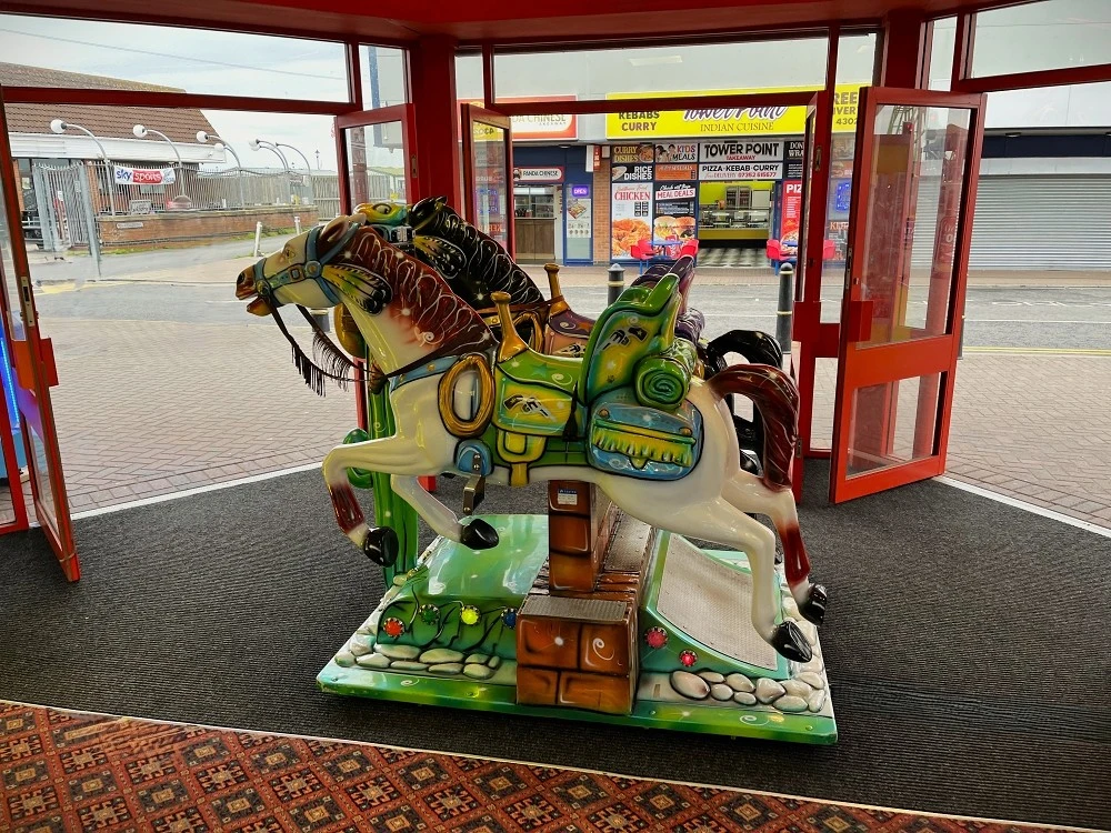 horsey kiddie ride