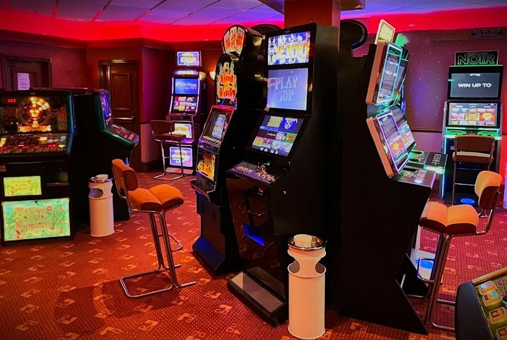 100 pound jackpot slot machines