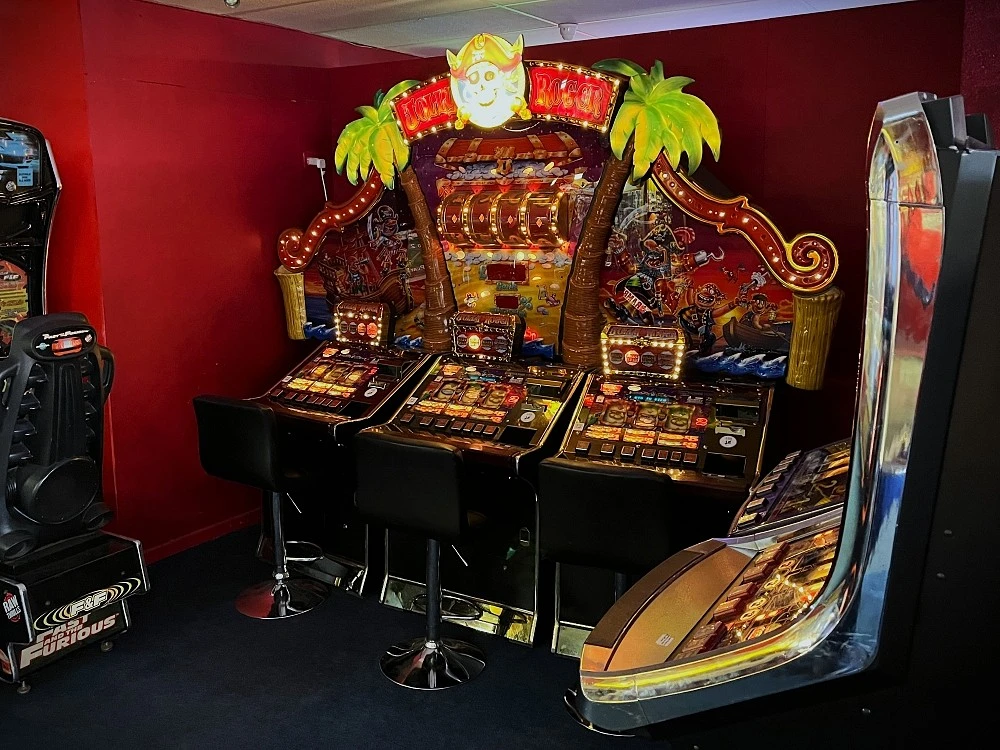 jolly roger fruit machine