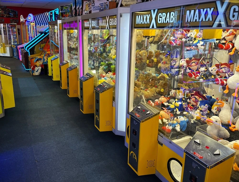 maxx grab claw machines