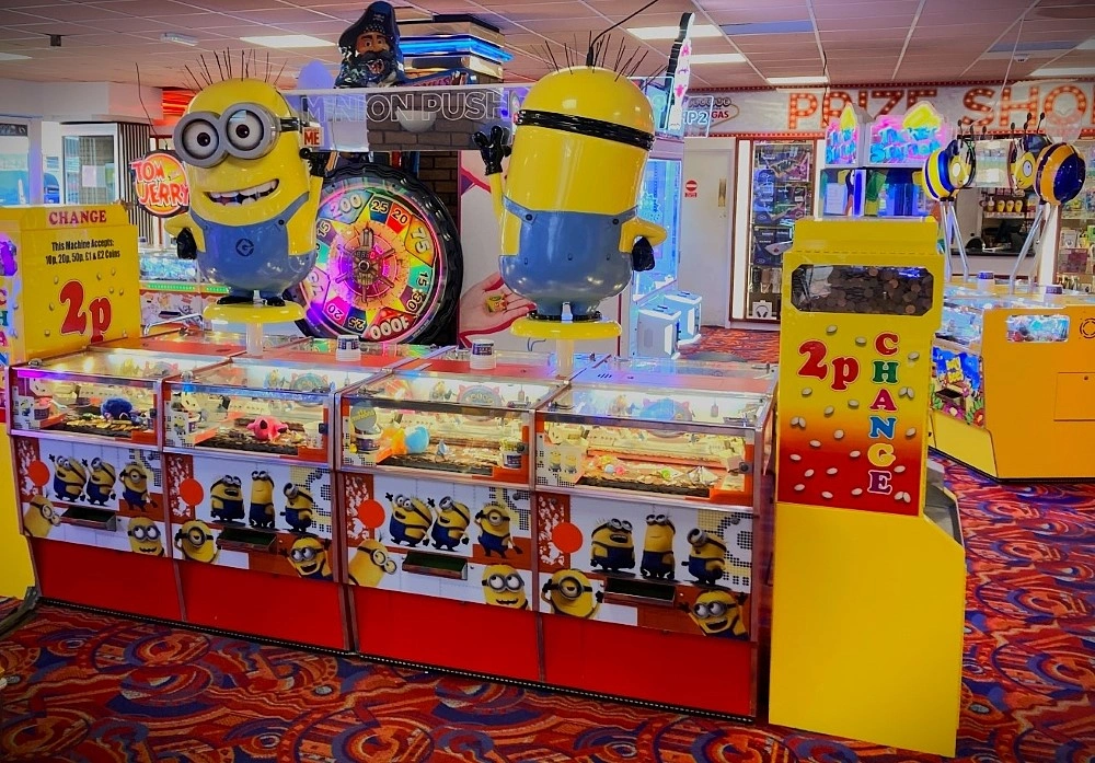 minions arcade coin pusher game