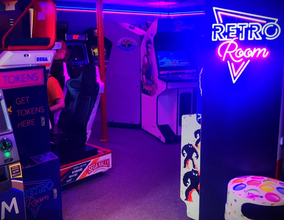 retro room arcade games machines