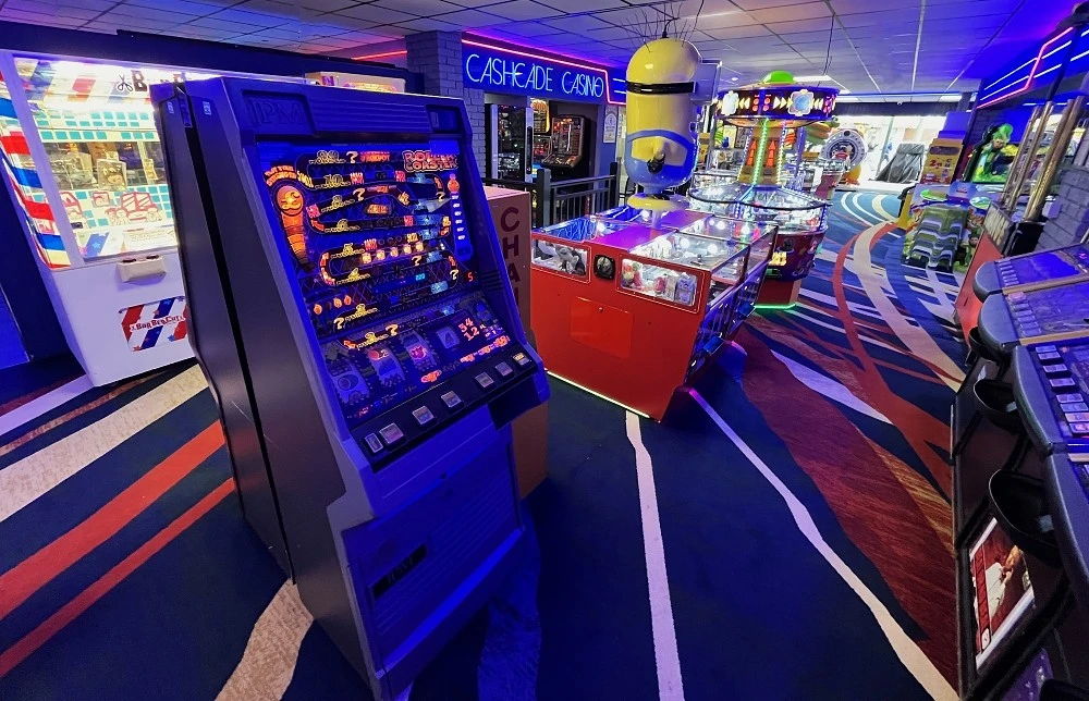 rollercoaster jpm fruit machine