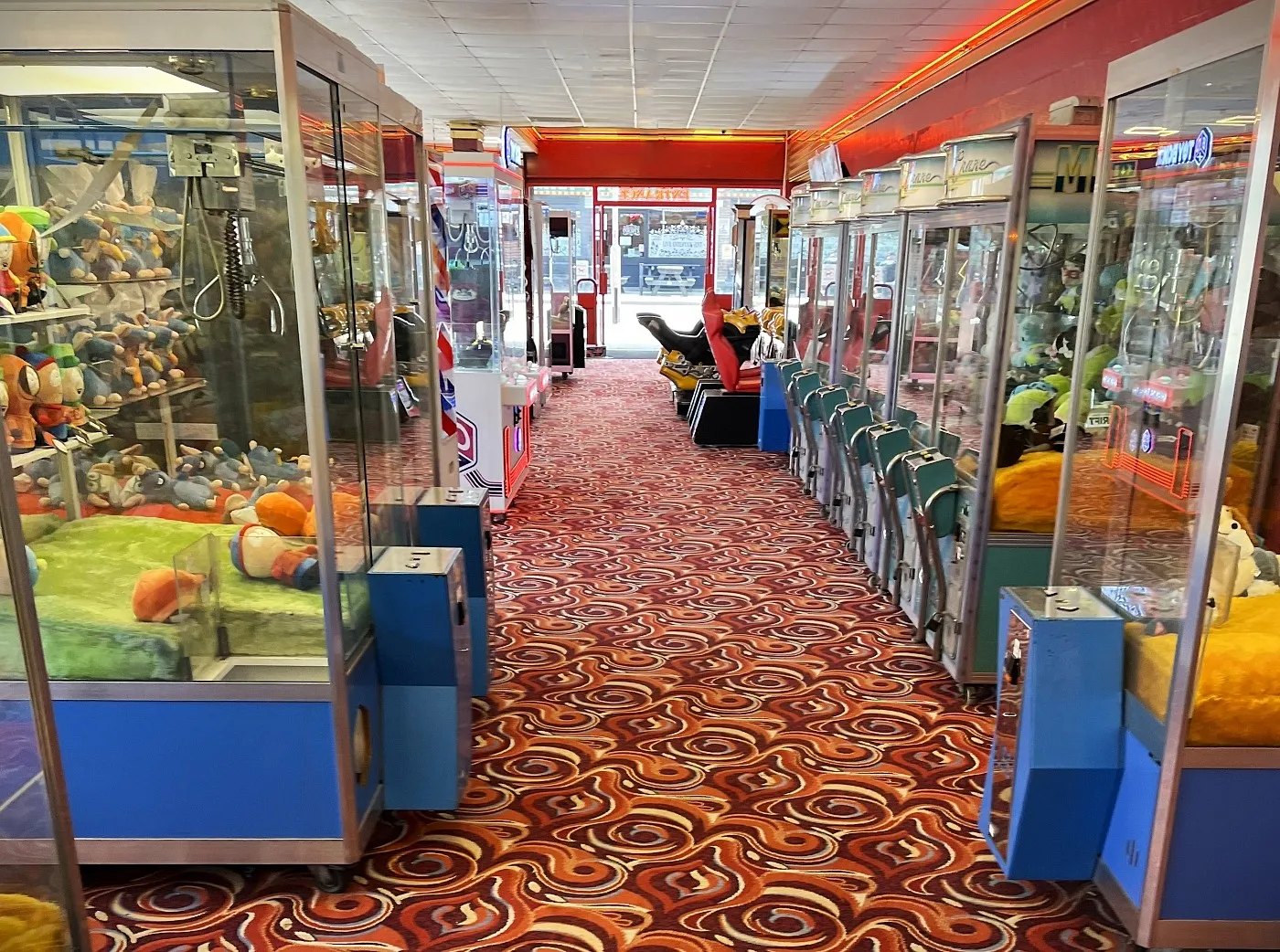rows of elaut claw machines