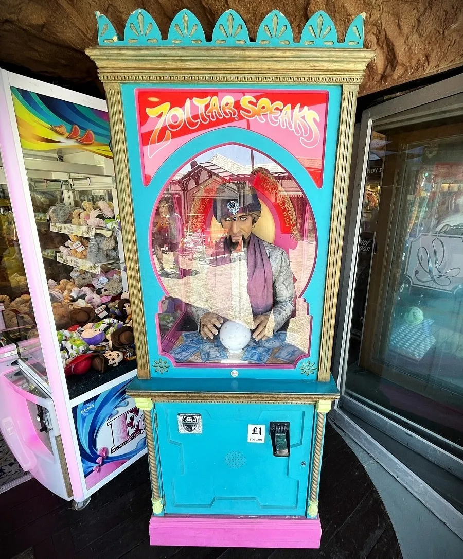 zoltar speaks fortune teller arcade machine