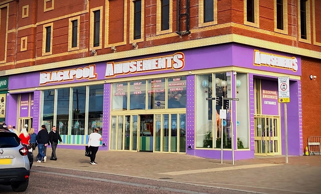 blackpool amusements arcade on promenade