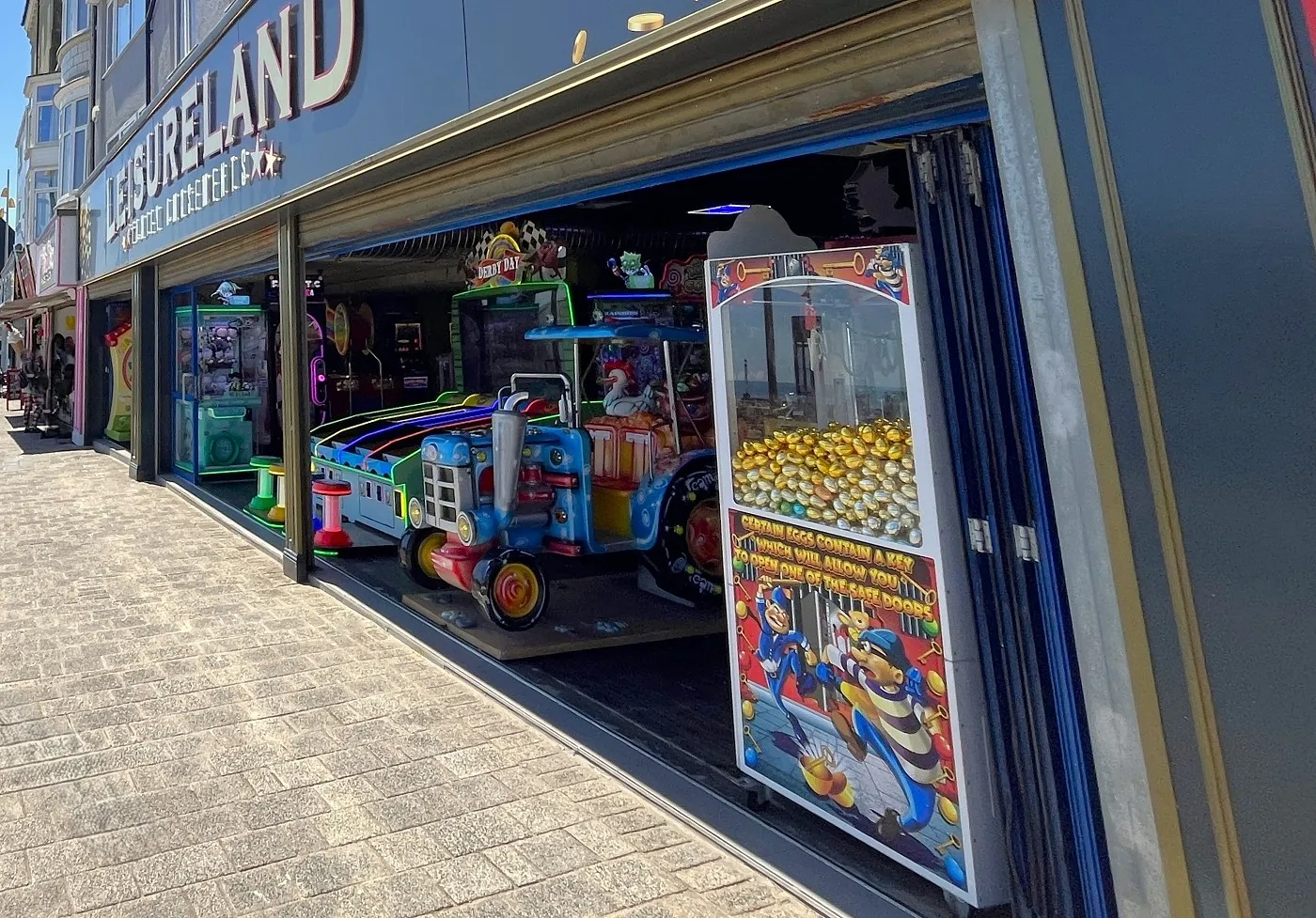 find a keygolden egg claw machine