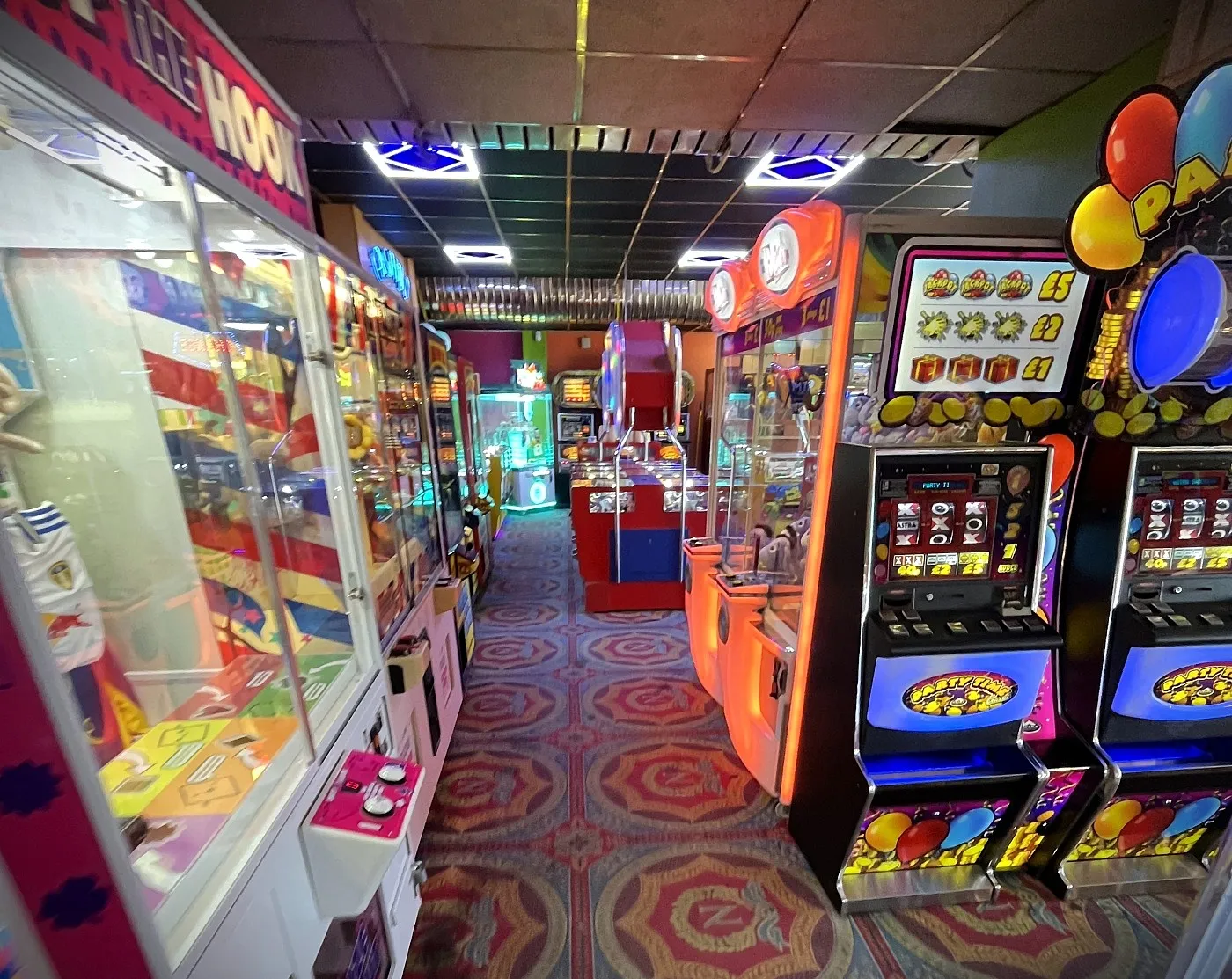 fruit machines inside leisureland family arcade