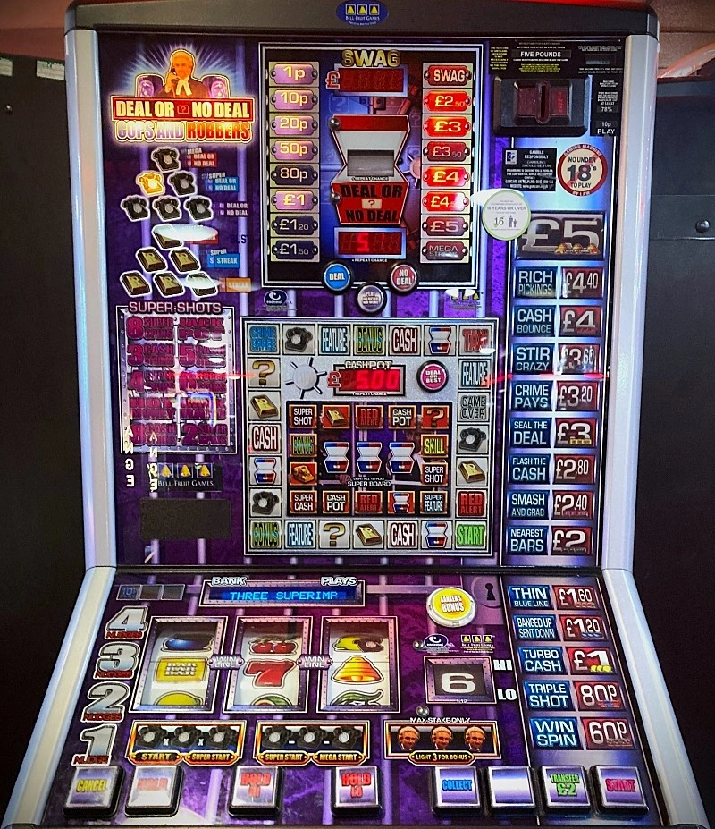 cops and robbers slots game