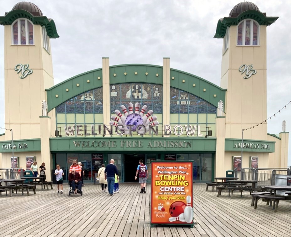 wellington pier ten pin bowling entrance