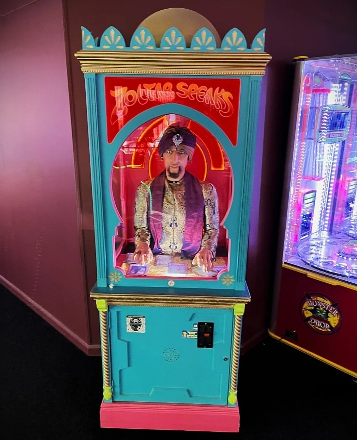zoltar speaks fortune teller arcade machine