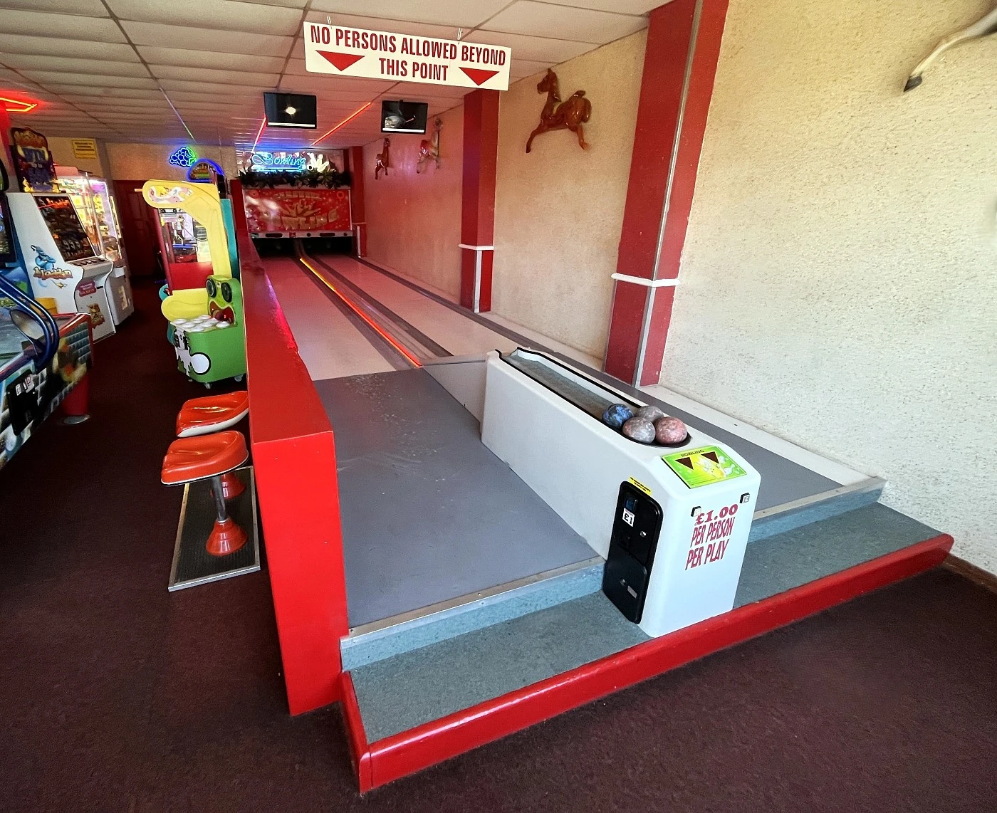carousel amusements mini bowling alley