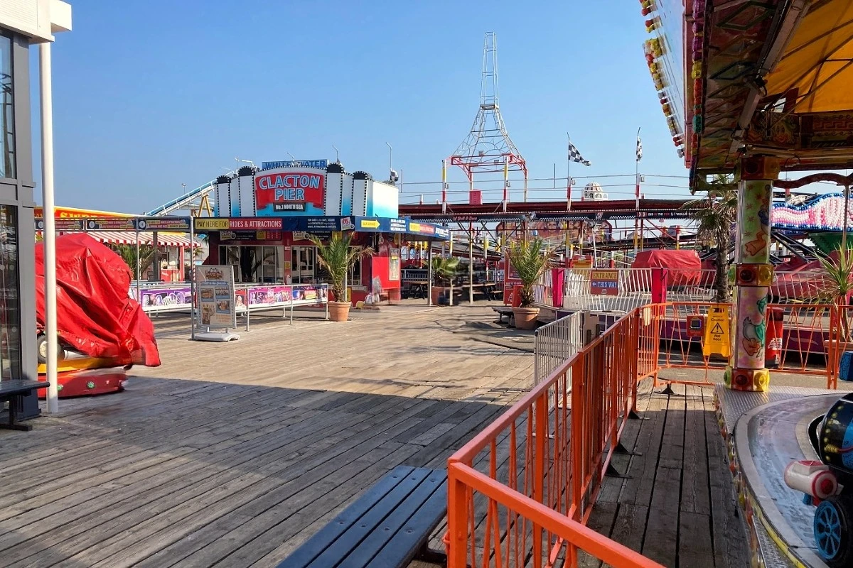 clacton pier amusement park rides