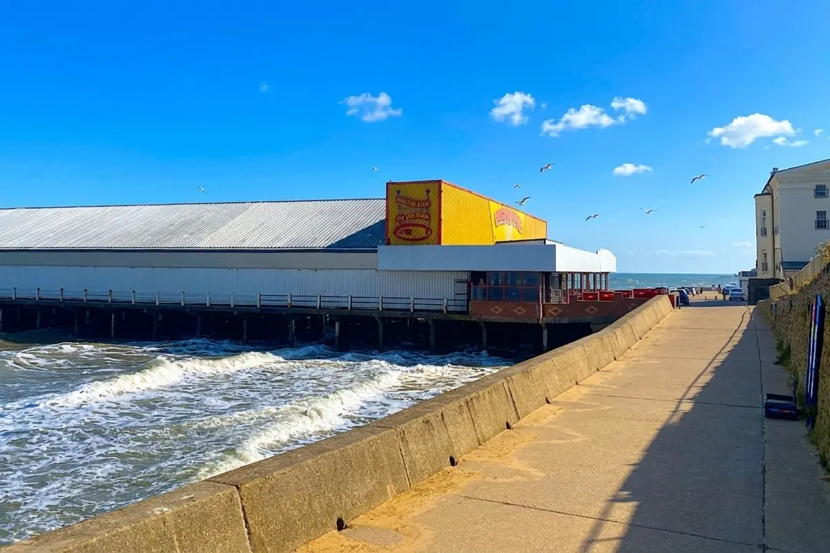 walton pier view from the lower promenade