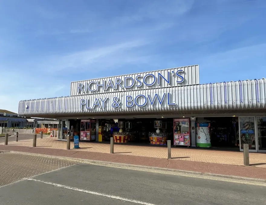 richardsons arcade hemsby