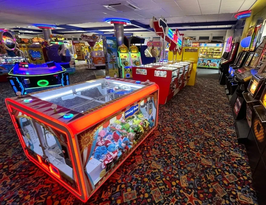 shining cube claw machine kids arcade game