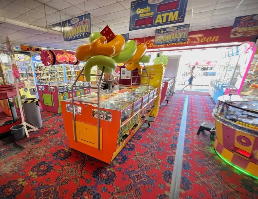 snakes and ladders 2p coin pusher