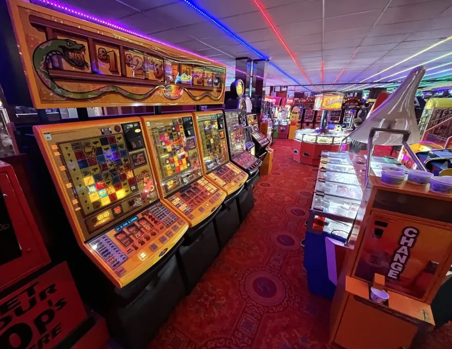 adders and ladders fruit machines with top box by vivid