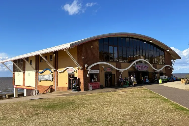 hunstanton pier arcade