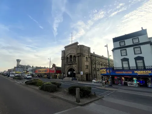 the empire building great yarmouth seafront