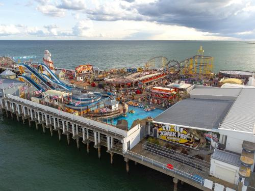 clacton pier view
